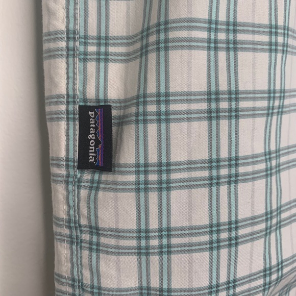 Patagonia Men’s Checkered Short Sleeve Button Down - Picture 3 of 5